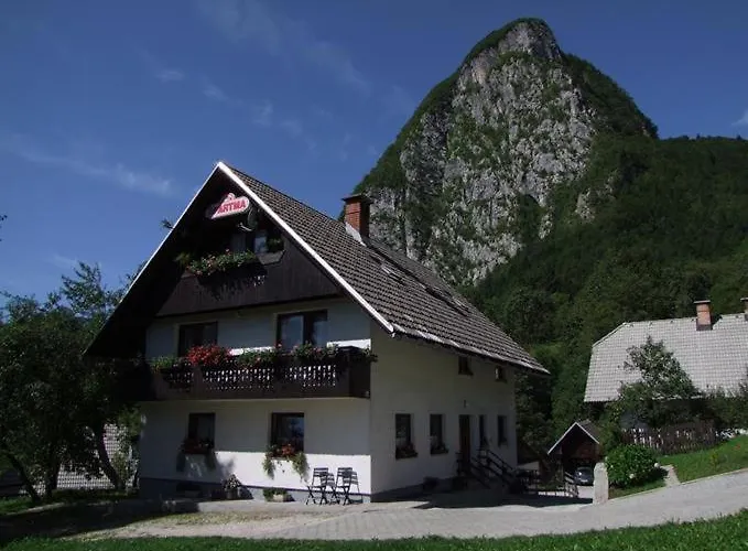 Joze Pekovec 아파트 *